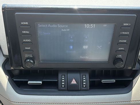 Used 2019 Toyota RAV4 XLE Premium FWD image 34