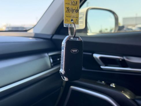 Used 2020 Kia Telluride S AWD/4WD image 27