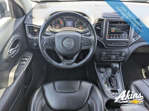 Used 2020 Jeep Cherokee Trailhawk w/ Comfort/Convenience Group AWD/4WD image 16