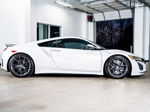 Used 2017 Acura NSX image 5