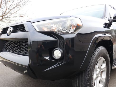 Used 2015 Toyota 4Runner SR5 Premium image 7