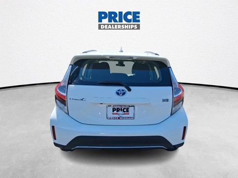 Used 2018 Toyota Prius C Two image 4