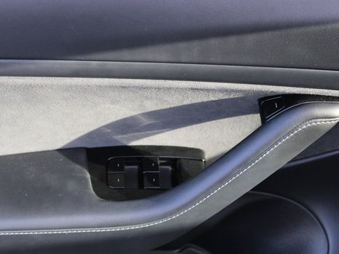 Used 2020 Tesla Model 3 Long Range image 10