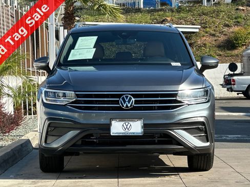Certified 2022 Volkswagen Tiguan SE w/ Panoramic Sunroof Package image 10