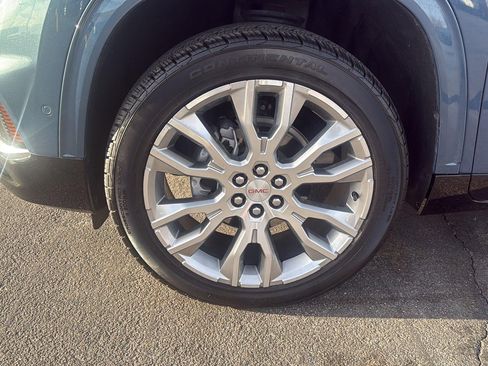 Used 2024 GMC Acadia Denali w/ Super Cruise Package image 11