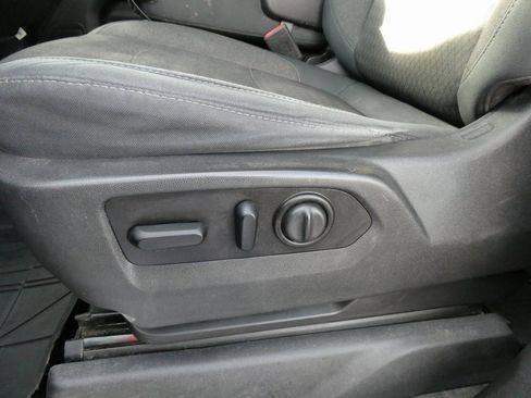 Used 2019 Chevrolet Silverado 1500 RST image 21