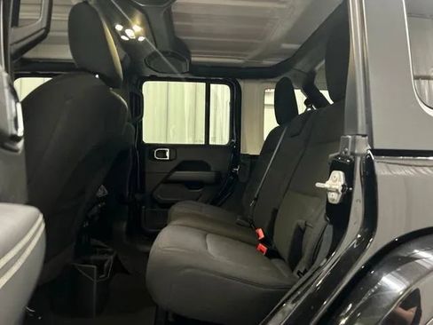 Used 2023 Jeep Wrangler Unlimited Sahara AWD/4WD image 14