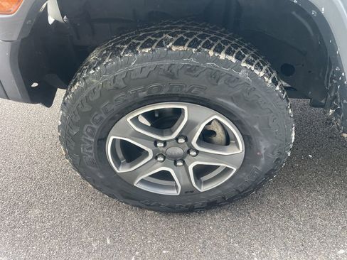 Certified 2021 Jeep Wrangler Sport S image 12