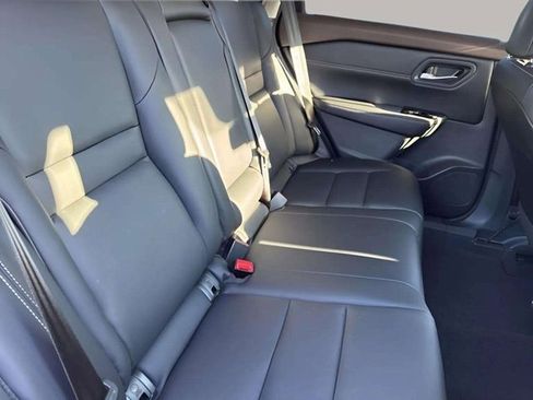 Used 2023 Nissan Rogue SL w/ SL Premium Package image 19