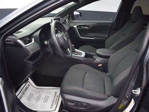 Used 2024 Toyota RAV4 SE w/ Weather & Moonroof Package image 14