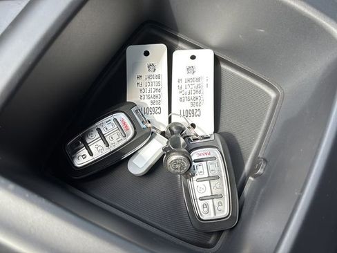 New 2026 Chrysler Pacifica Select FWD image 12