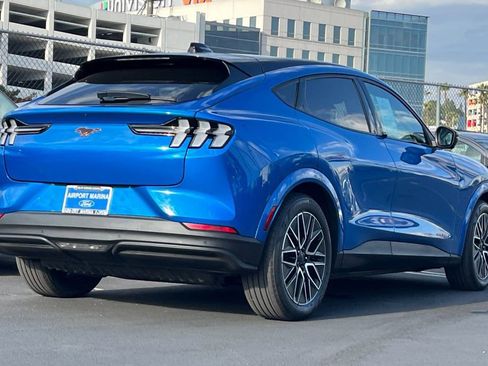 Certified 2025 Ford Mustang Mach-E Premium image 5