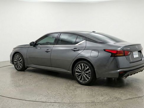 Used 2025 Nissan Altima 2.5 SV image 6