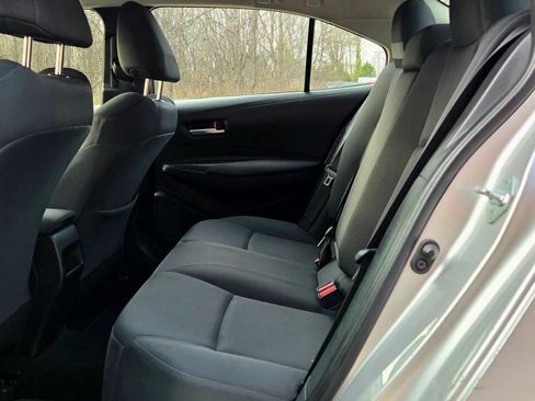 Used 2021 Toyota Corolla LE image 12