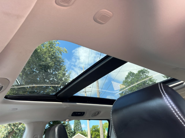Used 2024 Chrysler Pacifica Limited w/ Uconnect Theater Family Group AWD/4WD image 12