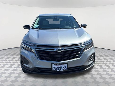 Used 2023 Chevrolet Equinox LS w/ LS Convenience Package AWD/4WD image 2