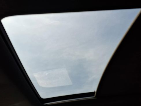 Used 2021 Chevrolet TrailBlazer RS w/ Sun and Liftgate Package image 19