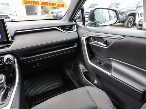 Used 2023 Toyota RAV4 SE AWD/4WD image 6