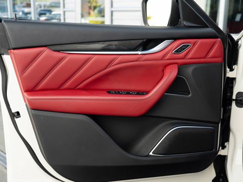 Used 2022 Maserati Levante Modena S image 14