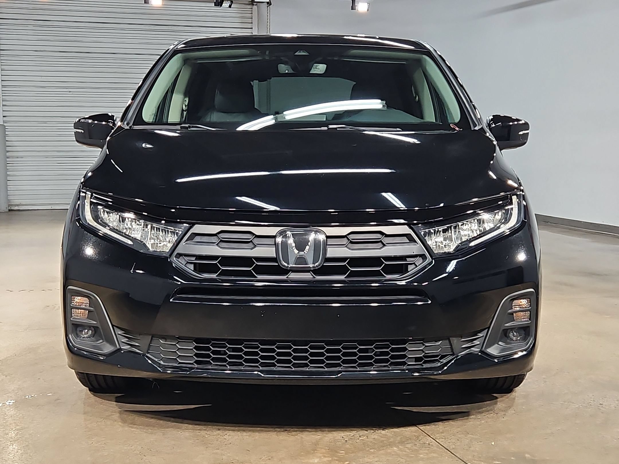 Used 2025 Honda Odyssey EX-L image 2