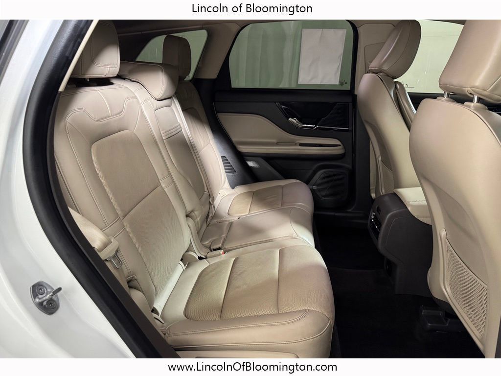 Used 2022 Lincoln Corsair AWD w/ Premium Package image 13