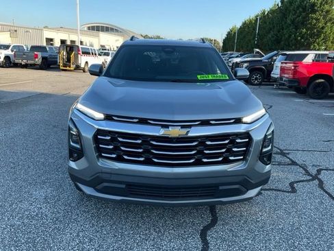 Used 2025 Chevrolet Equinox LT w/ Convenience Package II FWD image 2