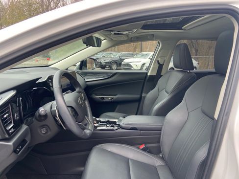 Used 2024 Lexus NX 350 AWD image 2
