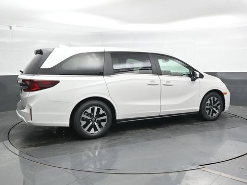 New 2026 Honda Odyssey EX-L image 2