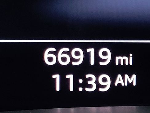 Used 2019 Audi Q8 Premium w/ Convenience Package image 17