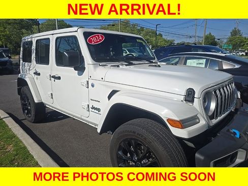 Used 2024 Jeep Wrangler Unlimited Sahara AWD/4WD image 4