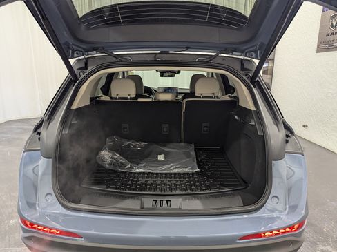 Used 2026 Lincoln Corsair Premiere image 10