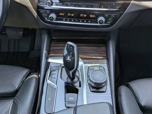 Used 2017 BMW 530i xDrive w/ Premium Package AWD/4WD image 17