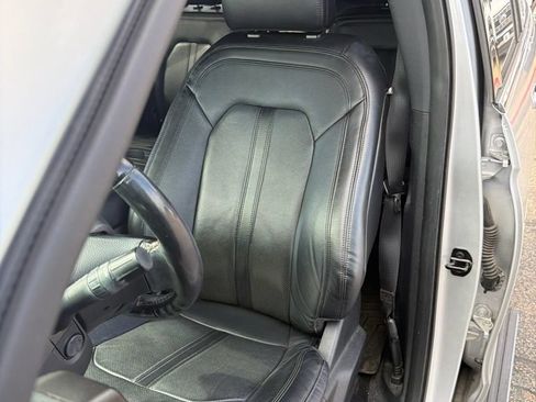 Used 2019 Ford Expedition Limited w/ Equipment Group 302A RWD image 5