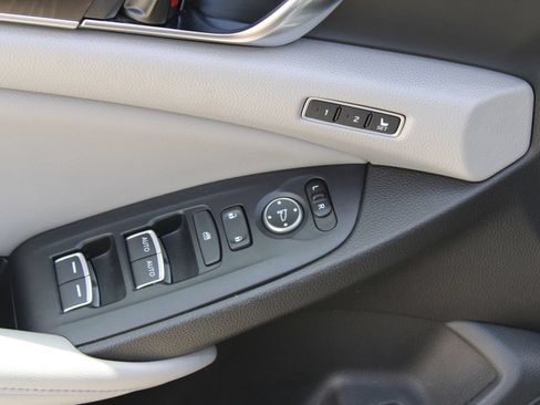 Used 2019 Honda Accord EX-L image 31