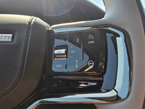 Certified 2025 Land Rover Range Rover Velar Dynamic SE image 32