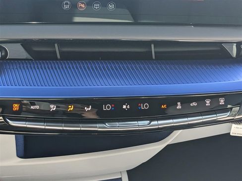 New 2025 Cadillac Optiq Luxury 2 image 18