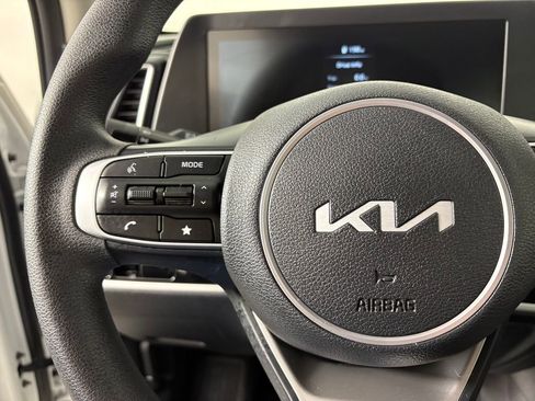 Used 2025 Kia Sportage LX image 23