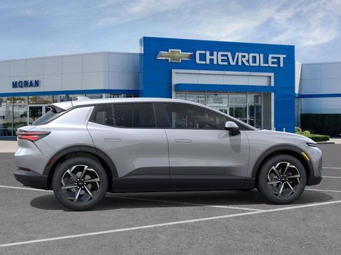 New 2026 Chevrolet Equinox EV LT image 5