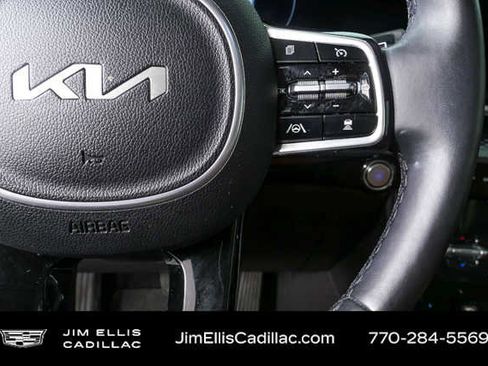 Used 2022 Kia Carnival SX Prestige image 11