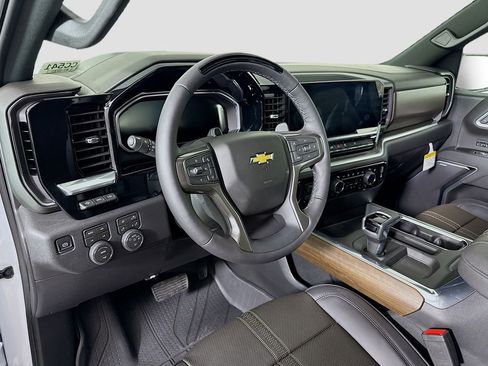 New 2026 Chevrolet Silverado 1500 High Country w/ High Country Premium Package AWD/4WD image 9