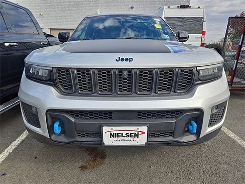Used 2024 Jeep Grand Cherokee Trailhawk image 2