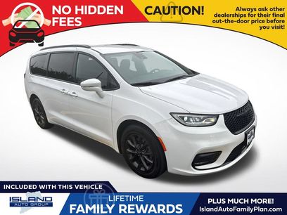 Certified 2022 Chrysler Pacifica Touring-L w/ S Appearance Package