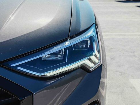 New 2025 Audi Q3 2.0T Premium image 9