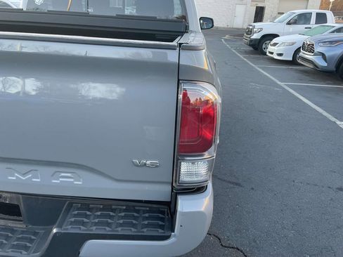Used 2020 Toyota Tacoma TRD Sport image 18