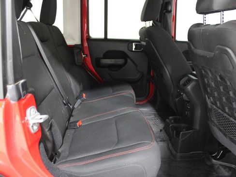 Used 2018 Jeep Wrangler Unlimited Rubicon AWD/4WD image 17