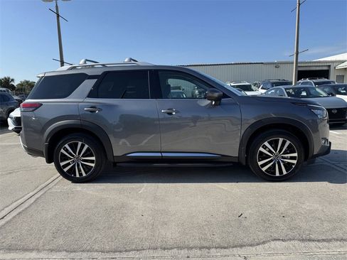 New 2025 Nissan Pathfinder Platinum w/ Lighting Package (N93) image 3
