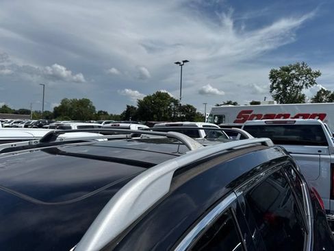 Used 2017 Nissan Rogue SL w/ SL Premium Package FWD image 6