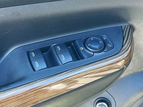 Used 2017 GMC Acadia SLE AWD/4WD image 17