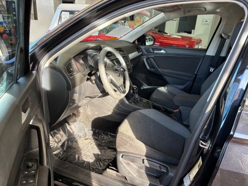 Used 2020 Volkswagen Tiguan S image 19