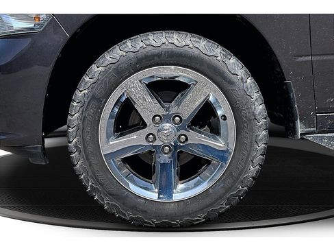 Used 2017 RAM 1500 Express AWD/4WD image 11